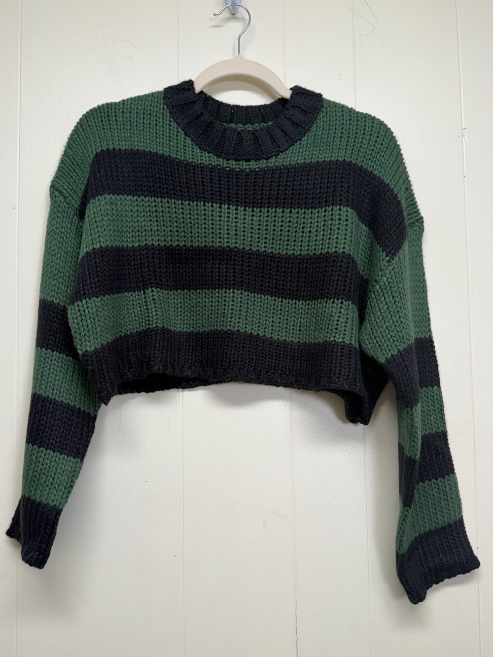 NEW CARLY JEAN LOS ANGELES Everett Cropped Sweater Green Blue Stripe XS